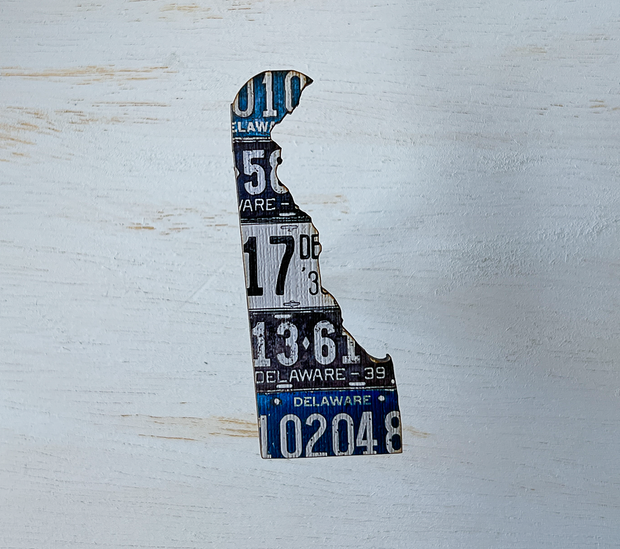 Delaware Vintage License Plate Ornament Magnet