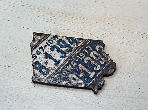 Iowa Vintage License Plate Ornament Magnet