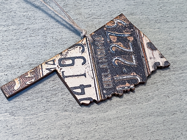 Oklahoma Vintage License Plate Ornament Magnet