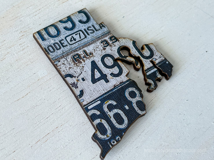 Rhode Island Vintage License Plate Ornament Magnet