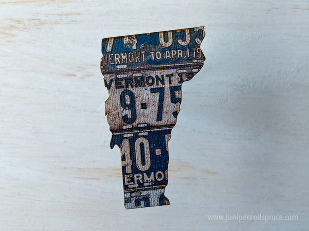 Vermont Vintage License Plate Ornament Magnet
