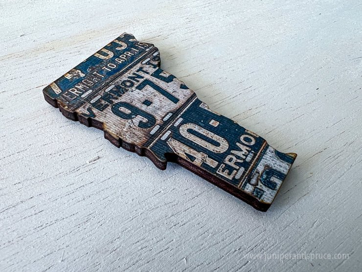 Vermont Vintage License Plate Ornament Magnet